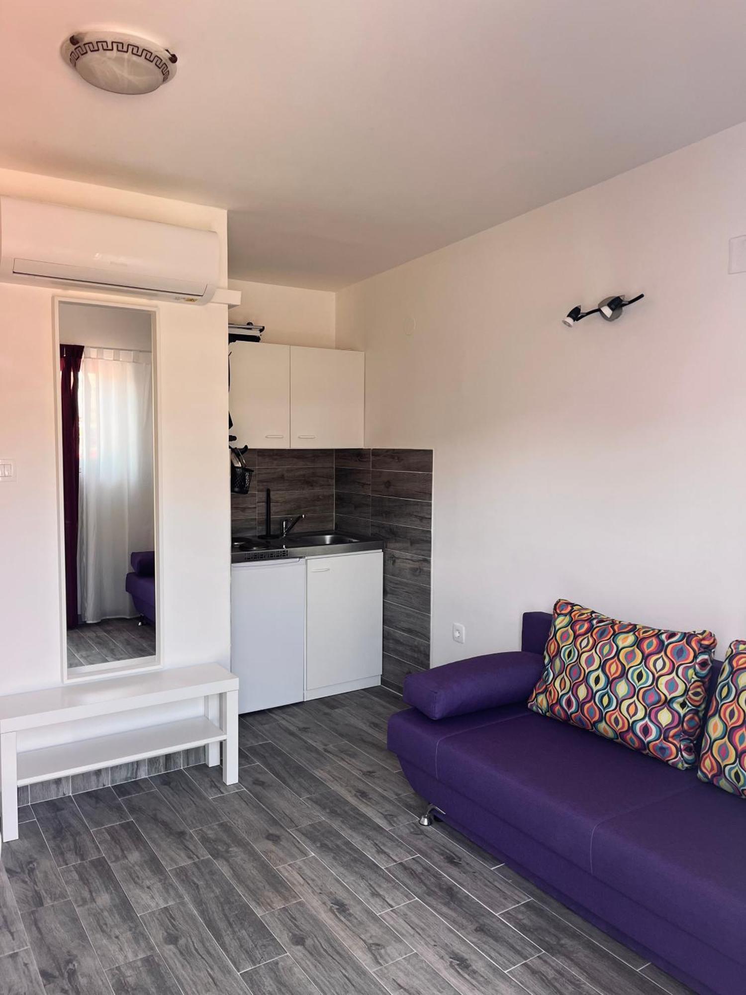 Studio Simoneta Malinska Luaran gambar